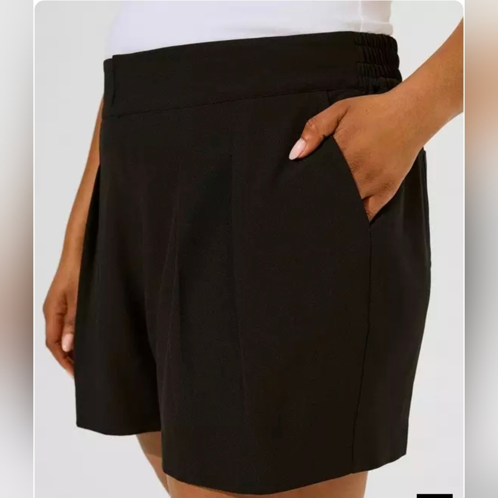 Wide Leg Studio Crepe Short